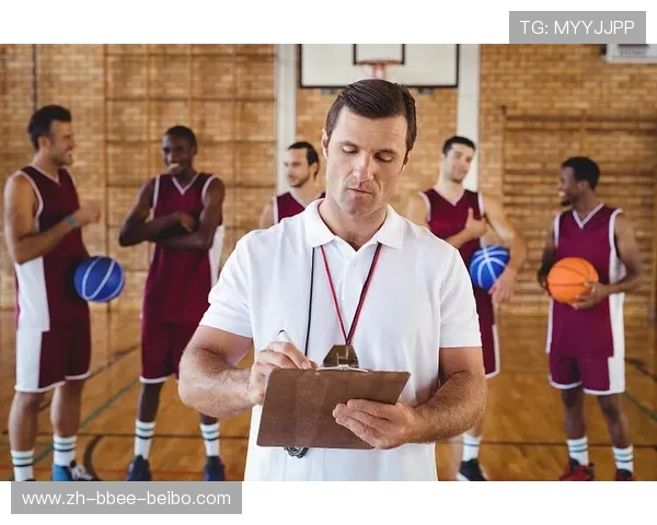 退役球星转型记：从球场核心到教练席大脑